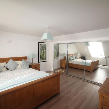 Woodend Glenrothes Room photo
