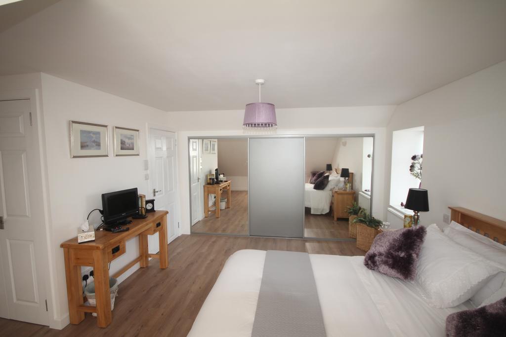 Woodend Glenrothes Room photo
