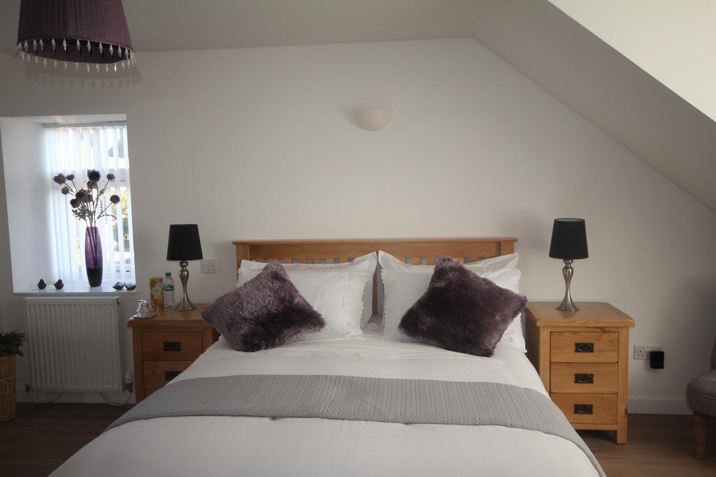 Woodend Glenrothes Room photo